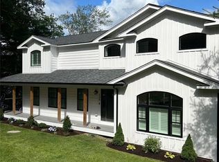 136 Aldrich Rd, Glocester, RI 02857