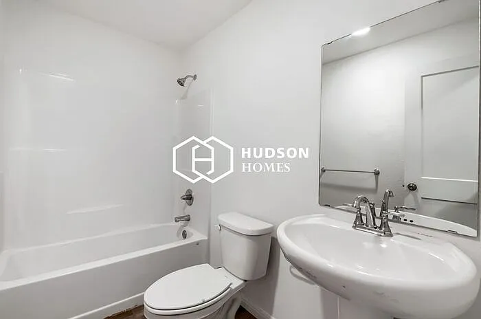 810 W 19th St — Photo 10