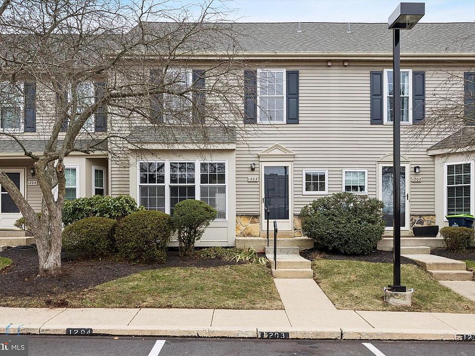 1st image of 1203 Durham Ct