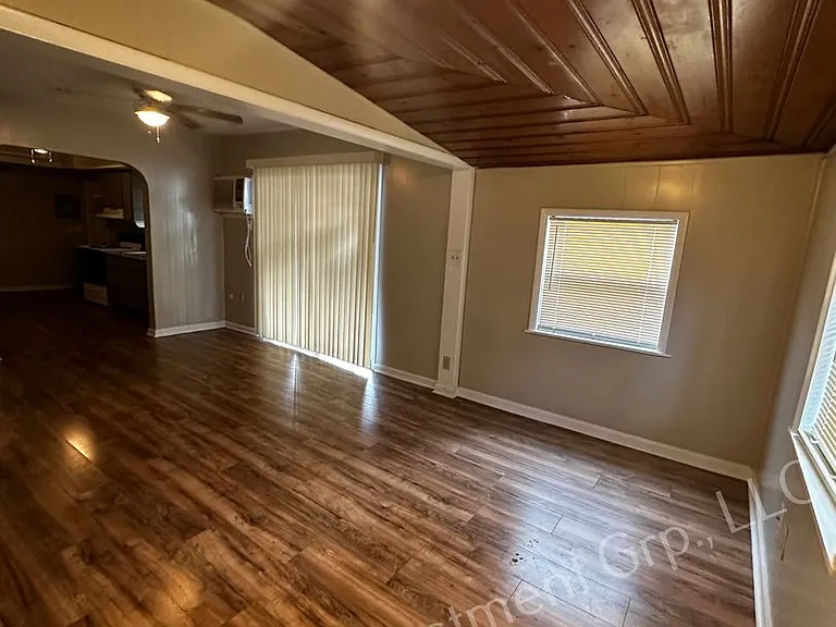 821 Pennsylvania Ave — Photo 12