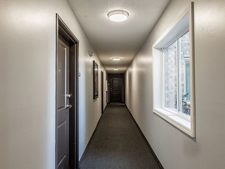 Cove Apartments — Photo 10