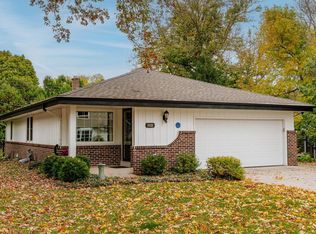 3320 N Knoll Ter, Wauwatosa, WI 53222