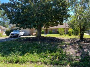 1425 Village Green Dr, Calabash, NC 28467