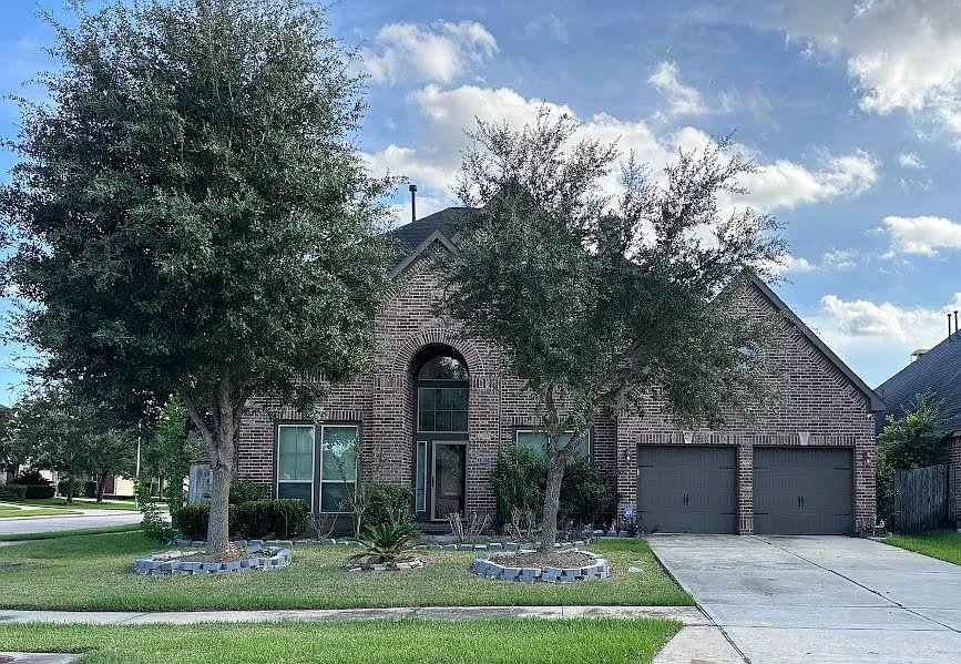 4 bed, 3.5 bath, 3151 sqft, $3,200 — Photo 1