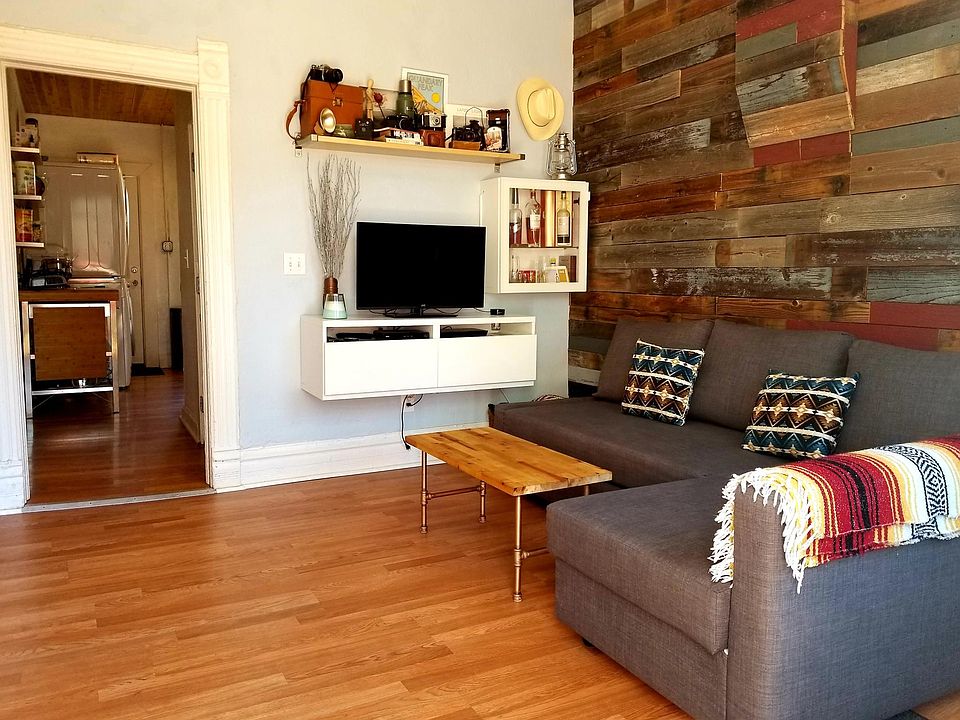1st image of 228 Galapago St