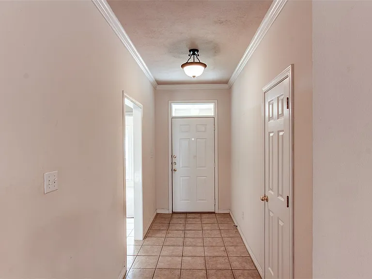113 Karten Ln — Photo 2