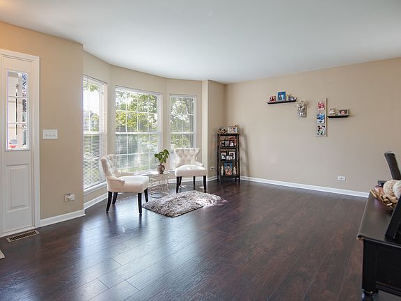 4th image of 2368 N Old Pond Ln