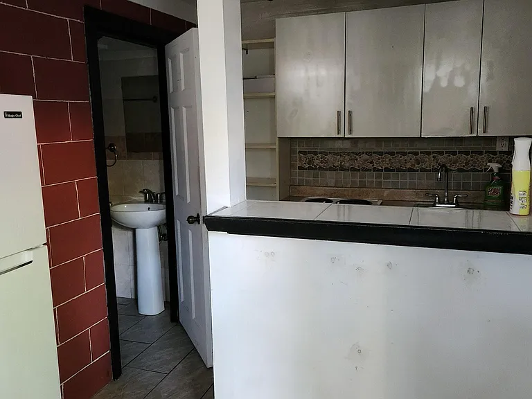 1009 E 23rd Ave #A — Photo 2