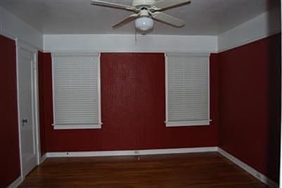 2nd image of 3052 N Van Ness Blvd
