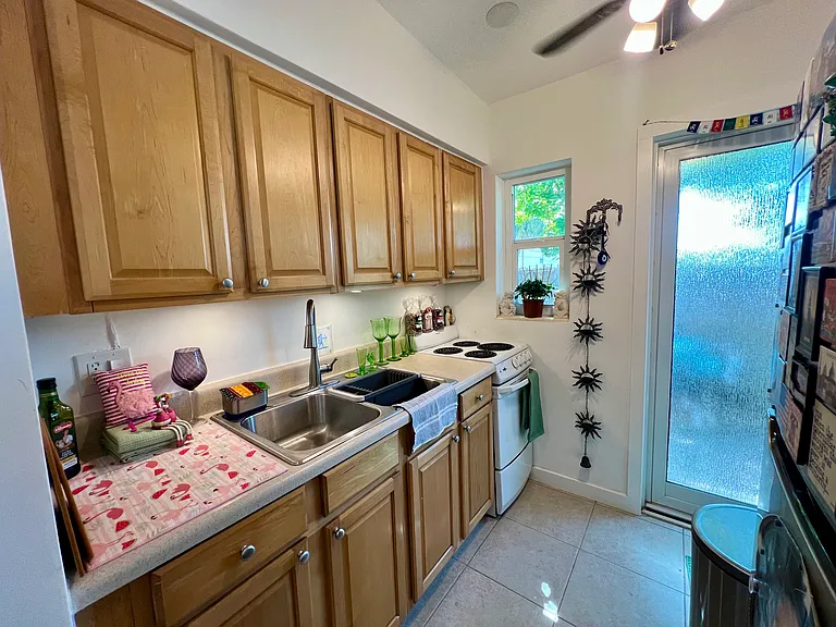1904 NE 26th Dr #2 — Photo 9