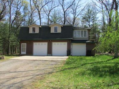 1033 Crystal Lake Rd, Whitehall, MI, 49461