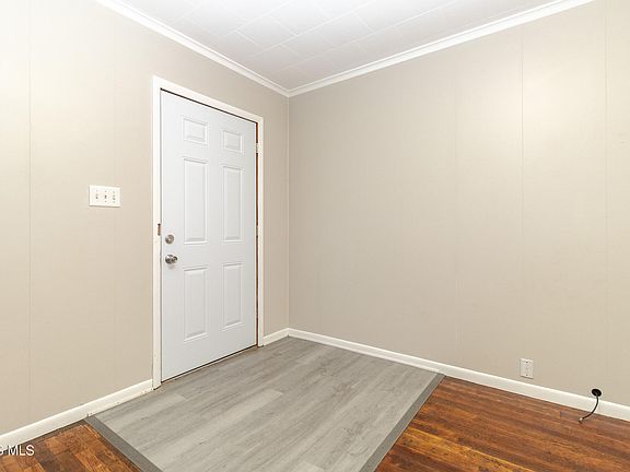 3rd image of 1221 Greenwood Ave
