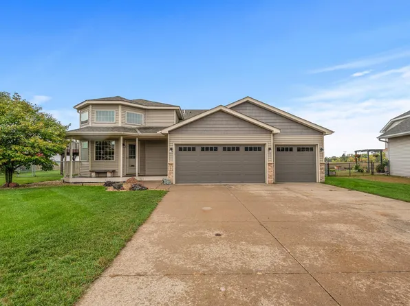 894 Harrison Dr, Big Lake, MN 55309