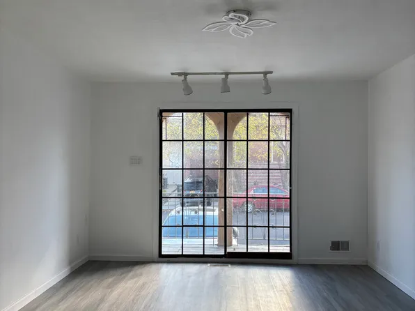 15 Lisa Ln, Staten Island, NY 10312