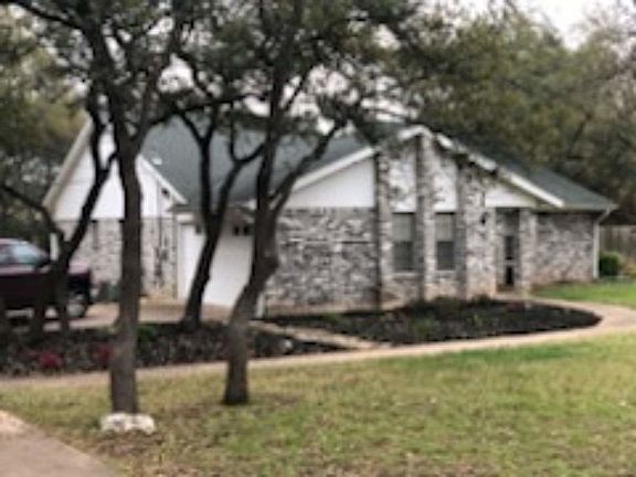 2nd image of 208 Prize Oaks Dr