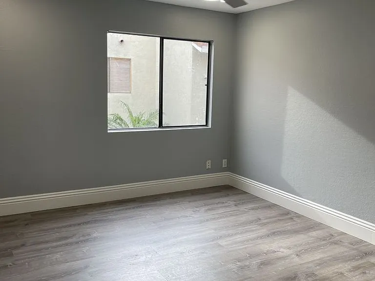 10182 Camino Ruiz #62 — Photo 4