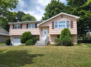 32 Crescent Rd, Wanaque, NJ 07465
