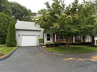 2 Cambridge Dr, Madison, CT 06443