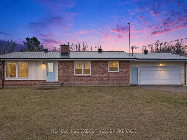 715 Hanna Rd, Tay Valley, ON K0H 2B0