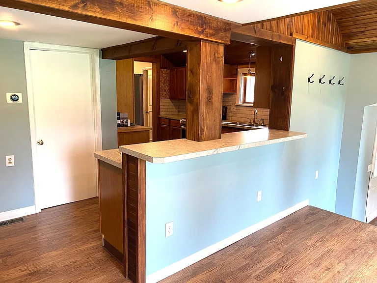 Kitchen bar