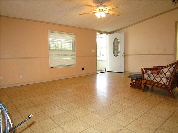 3rd image of 7050 County Road 171