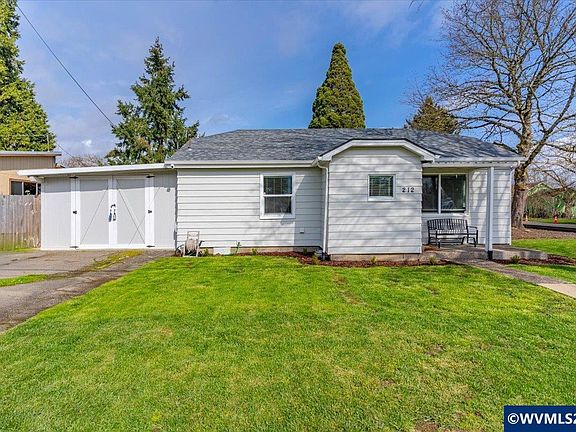 3rd image of 212 Picture St