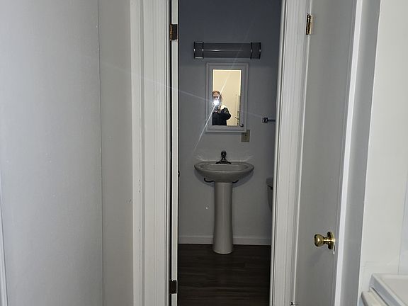 5th image of 1145 S Schuyler Ave