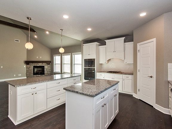 5th image of 4102 SW Wheatgrass Blvd