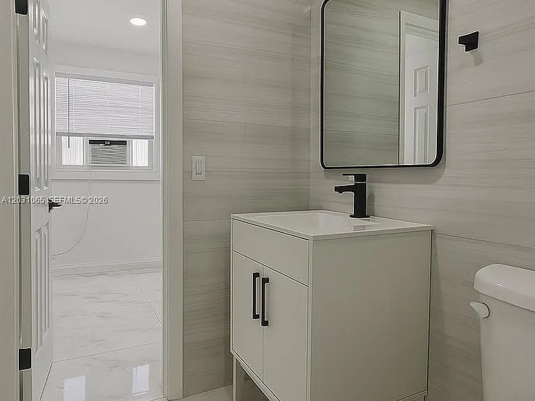 5740 Mayo St #4 — Photo 8
