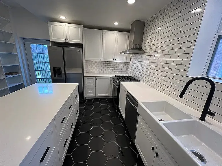 606 N Taylor Ave — Photo 5