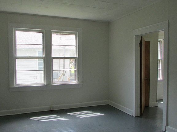 5th image of 108 Dean St