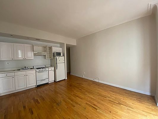 3rd image of 11 E 32nd St APT 7B