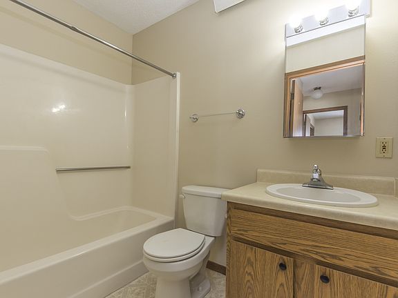 4th image of 203 Gabrielson Dr #22