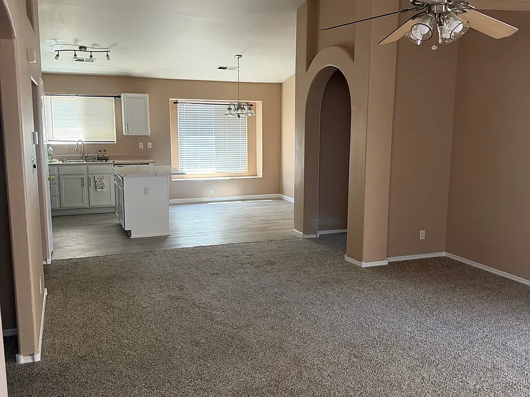 6243 Calle Feliz NW — Photo 5