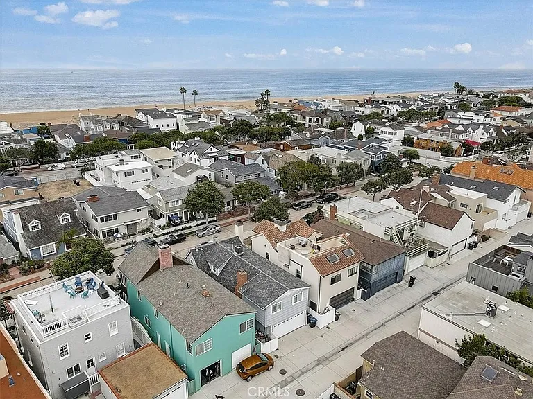 2128 Miramar Dr — Photo 45
