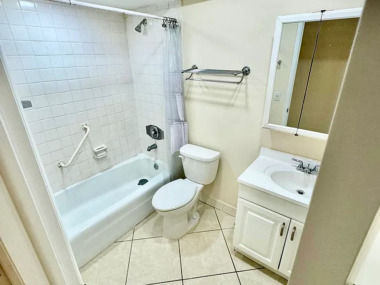 760 SE 2nd Ave #H105 — Photo 5