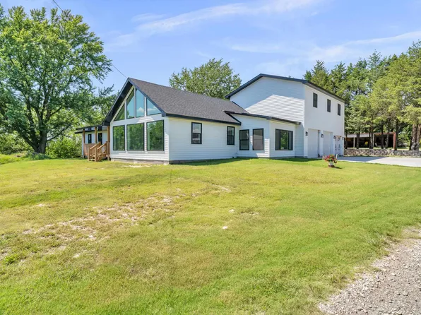 5 Dan Dr, Marion, KS 66861