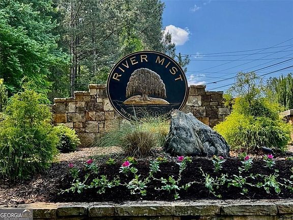 3rd image of 780 River Cliff Ct