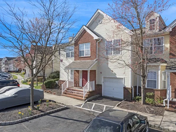145 Forest Dr, Piscataway, NJ 08854