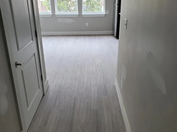 516 Broadway image 6 of 8