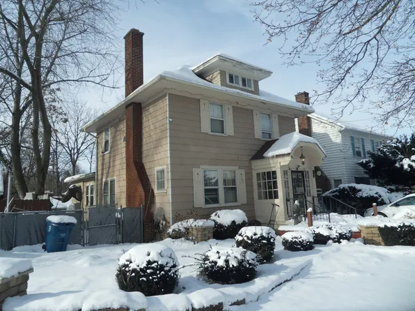 12 N Highland Ave, Aurora, IL 60506