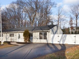 39 Savage Rd, Kendall Park, NJ 08824