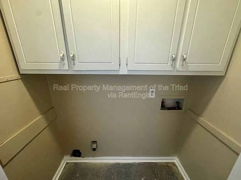 2393 Spicewood Dr — Photo 5