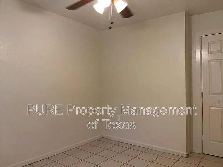 403 Hedgewood Dr #B — Photo 15