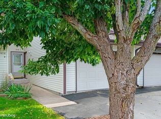 1618 Gingercreek Ct #1618, Sycamore, IL 60178