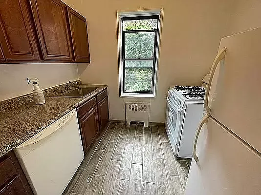 Rented by Voro Purple LLC | media 3