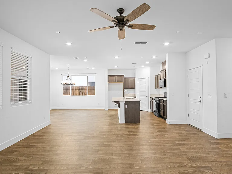 2455-00 Explorador Dr — Photo 11