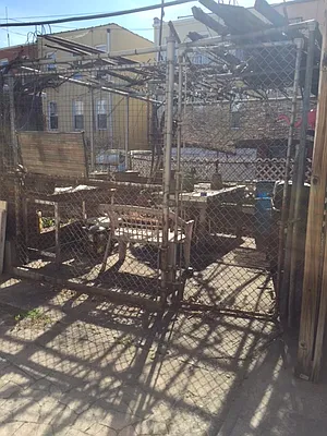 Rented by Halvatzis Realty | media 15