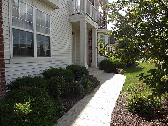 3rd image of 2988 Carlisle Ln