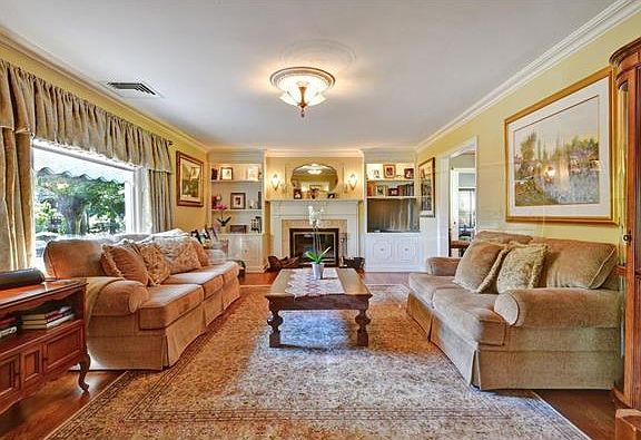 5th image of 14 Forbes Blvd